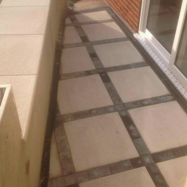 Small Slab & Block Paved Patio by ACME Plus Builders, Devon